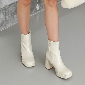 Guess BYRA Women’s Platform Block Heel Ankle Boots Ivory Patent, Size 9M NIB